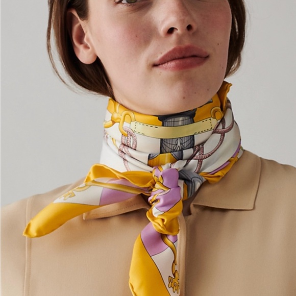 SOLD!! Hermès CLIQUETIS SCARF in Jaune Soleil / Parme / Gris Acier - Picture 2 of 10